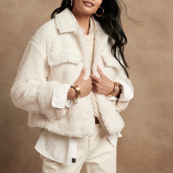 Banana Republic Jackets & Blazers - Banana Republic Cropped Sherpa Trucker Jacket Coat